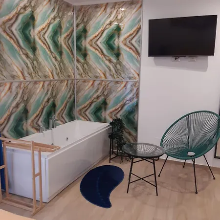 Etna Sea Live Center 4*